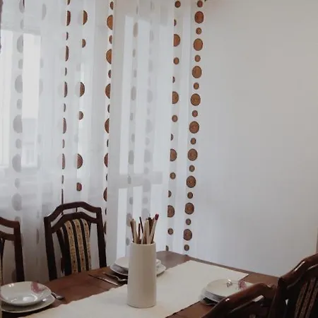 Miskec Apartment *