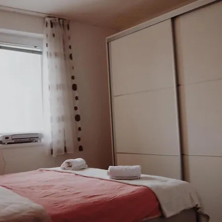 Miskec Apartment *